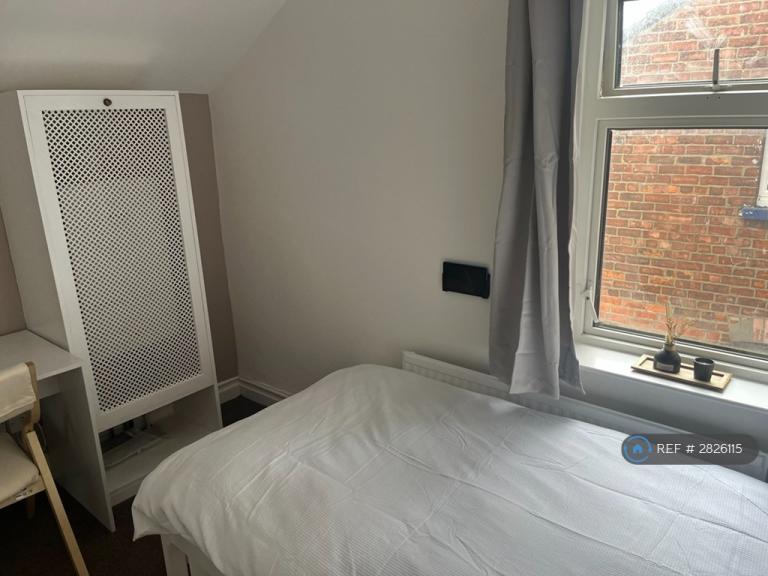 Room Arthur Taylor Street in Lincoln