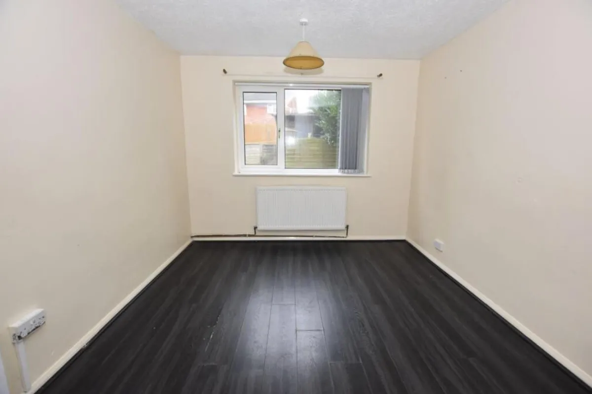 Flat Clifford Avenue in Greater London
