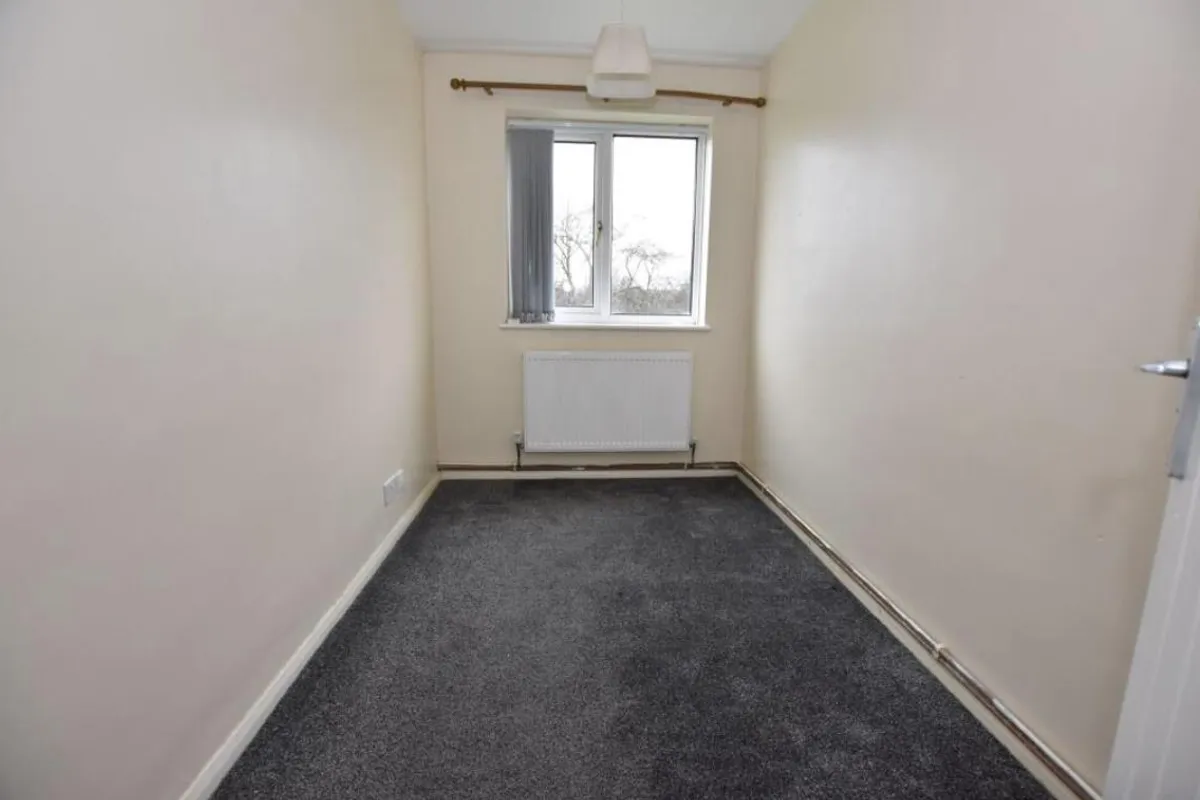 Flat Clifford Avenue in Greater London