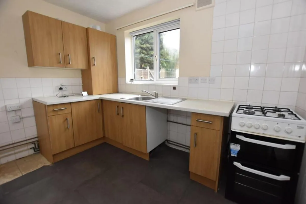 Flat Clifford Avenue in Greater London
