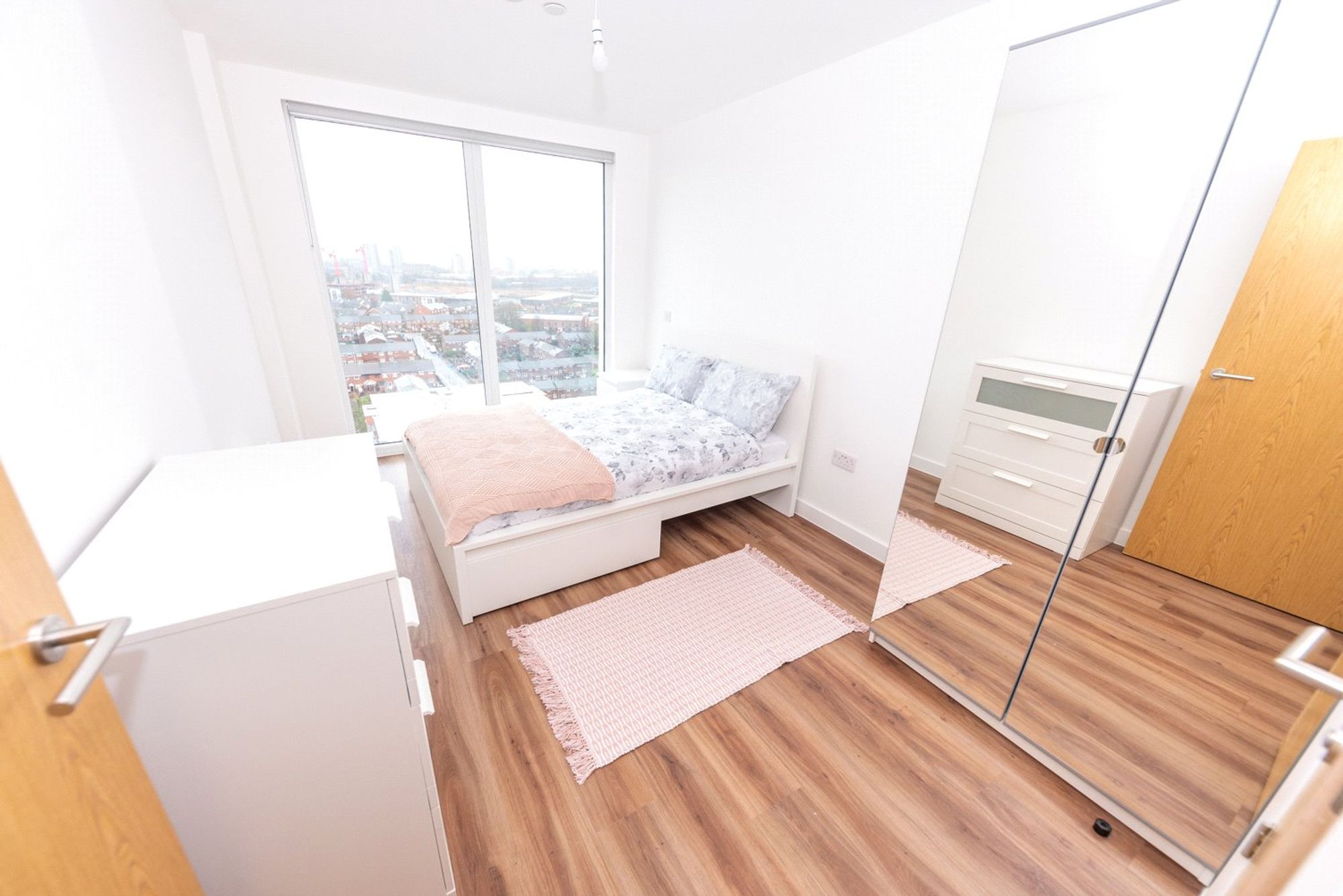 Flat Elmira Way in Salford