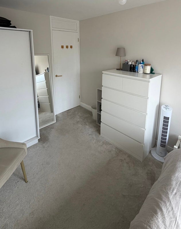 Room Rawreth Walk in Greater London