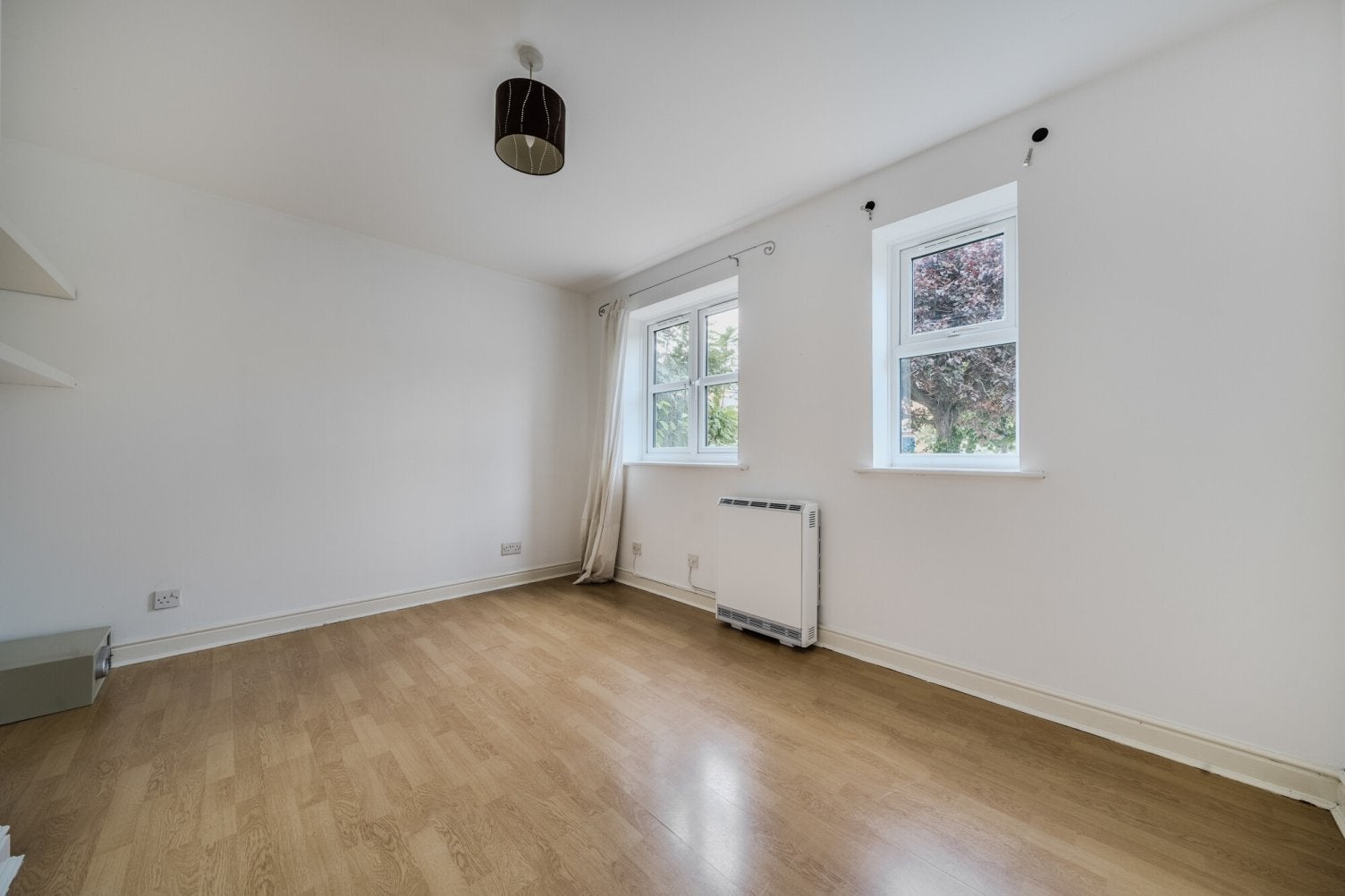 Flat Clarence Road in Greater London