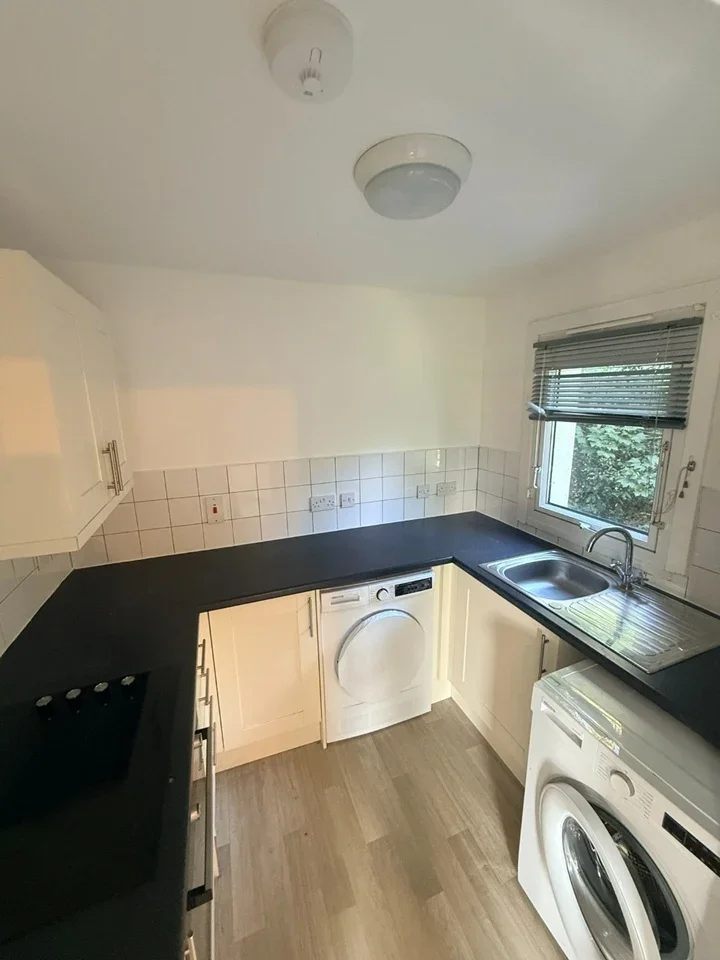 Flat Vicarage Road in Tunbridge Wells