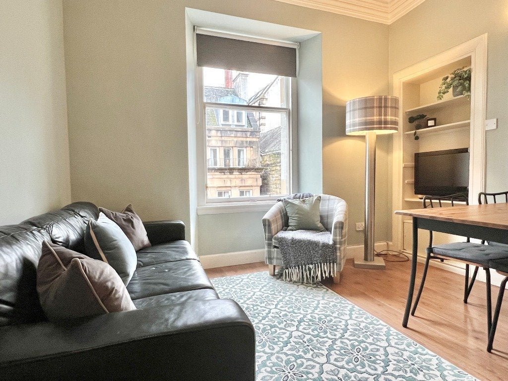 Flat Gayfield Street in City of Edinburgh