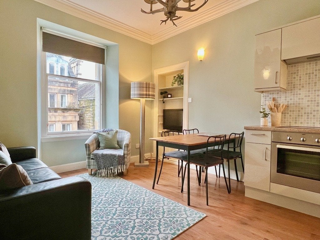 Flat Gayfield Street in City of Edinburgh
