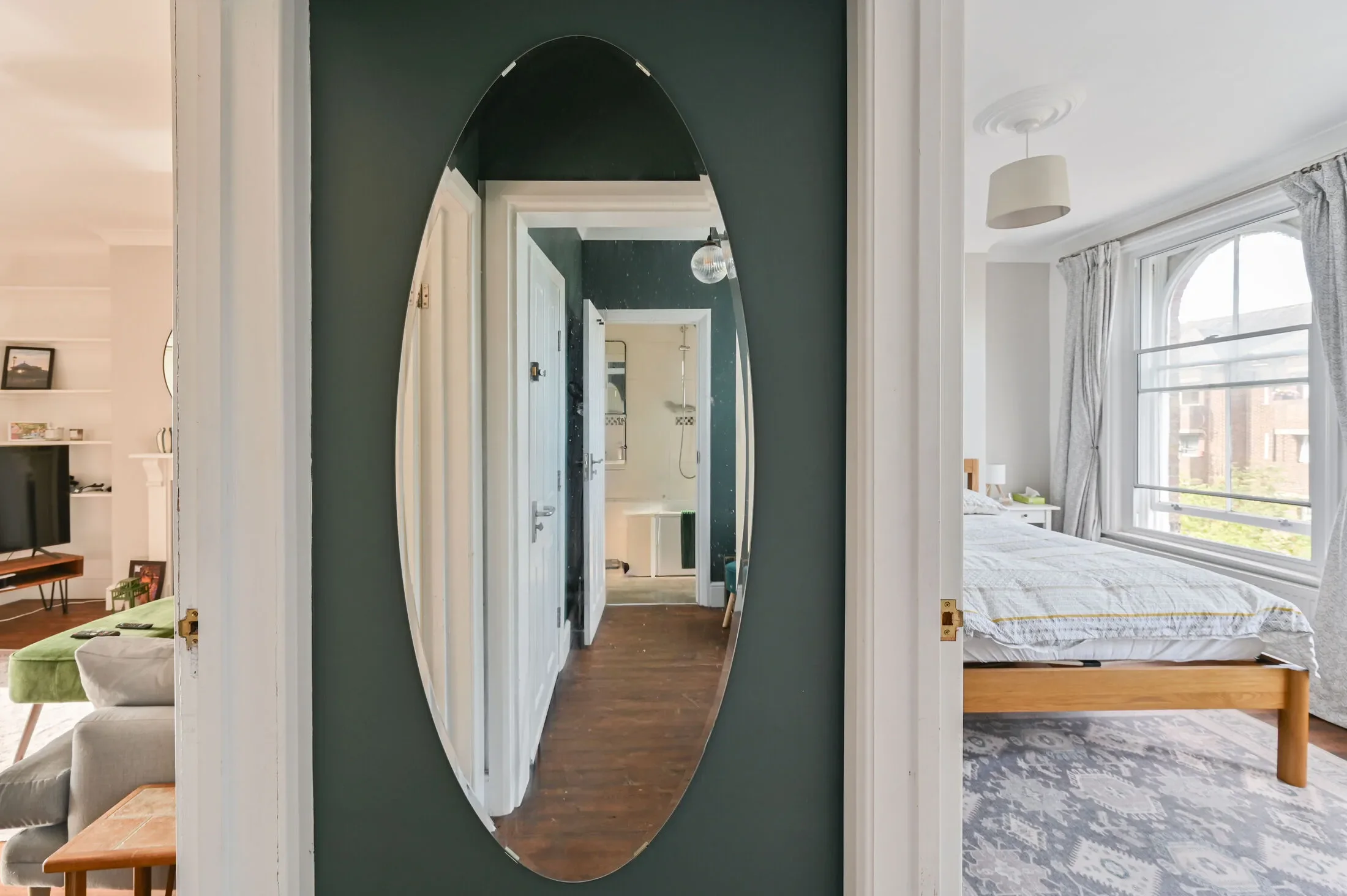 Flat Tudor Road in Greater London