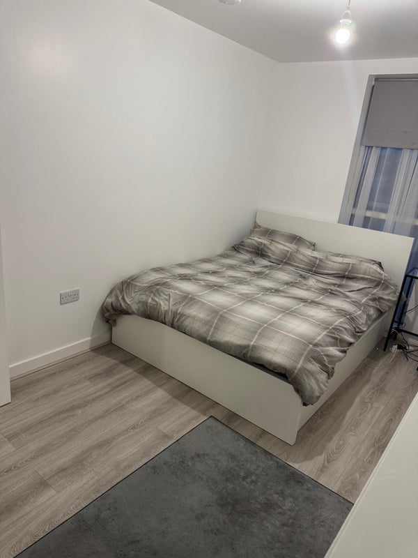 Room Barchester Street in Greater London
