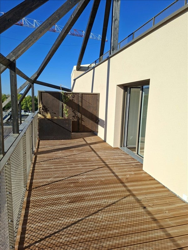 Flat Quai des Queyries in Bordeaux