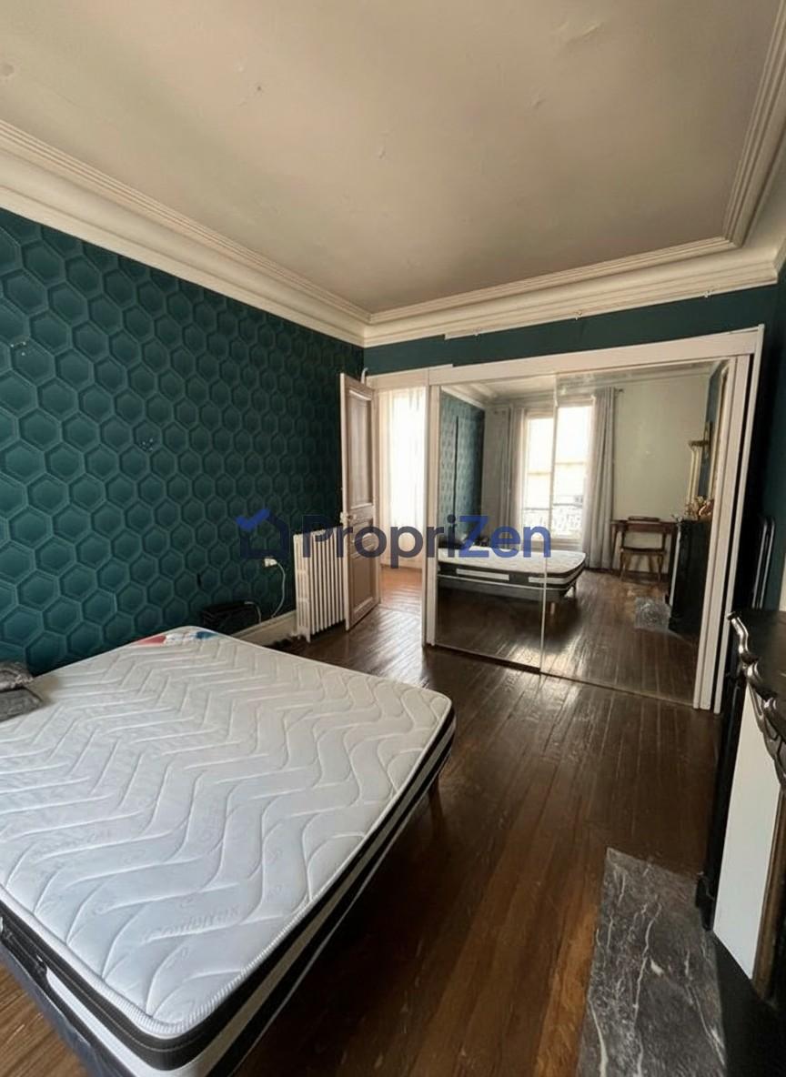 Flat Quai de Jemmapes in Paris