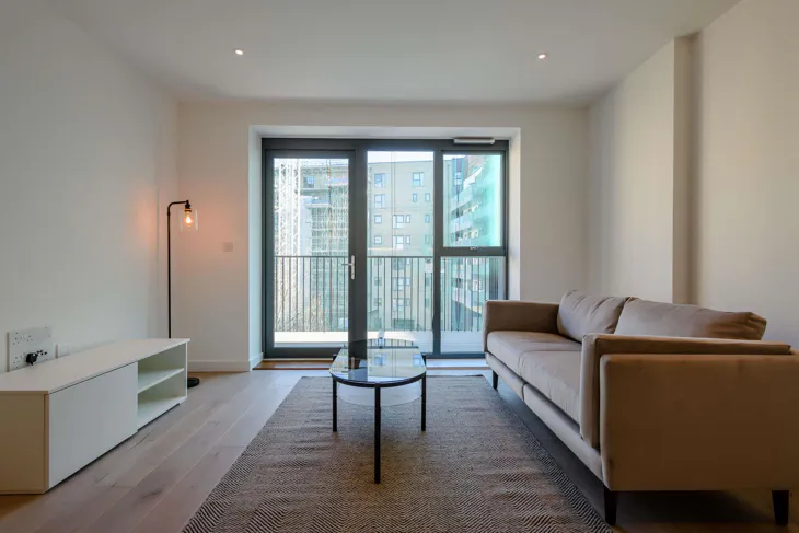 Flat Tewkesbury Road in Greater London