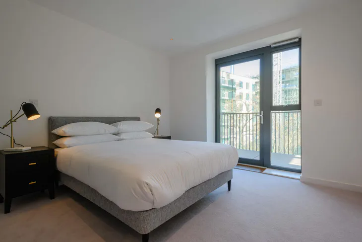 Flat Tewkesbury Road in Greater London