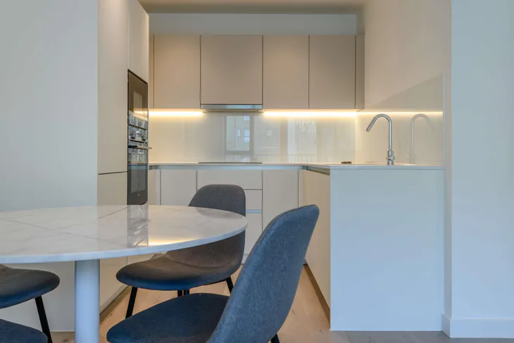 Flat Tewkesbury Road in Greater London