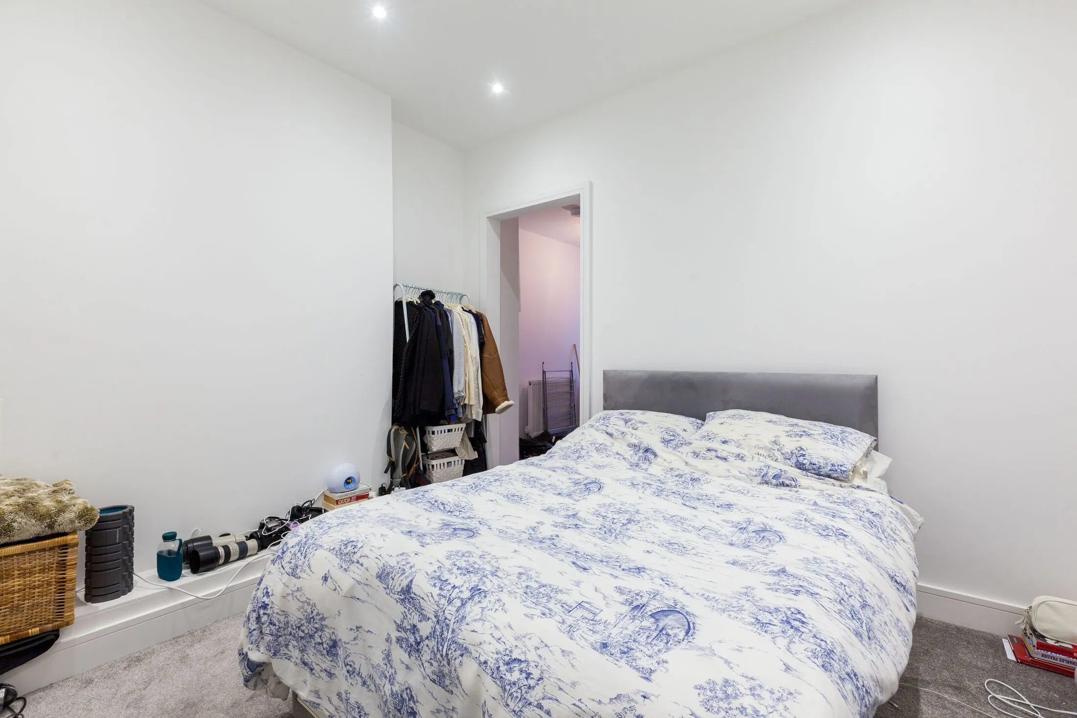 Flat Herne Hill Road in Greater London