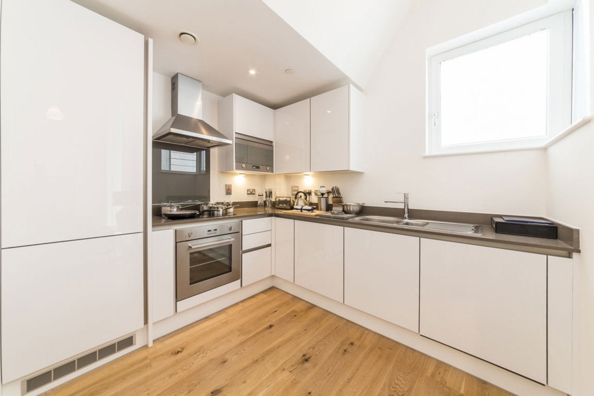 Flat Caxton Street North in Greater London