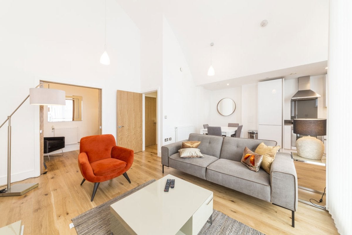 Flat Caxton Street North in Greater London