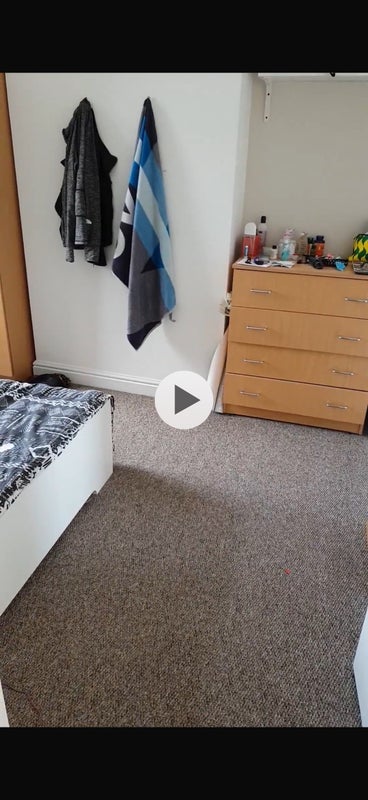 Room Donald Street in Cardiff