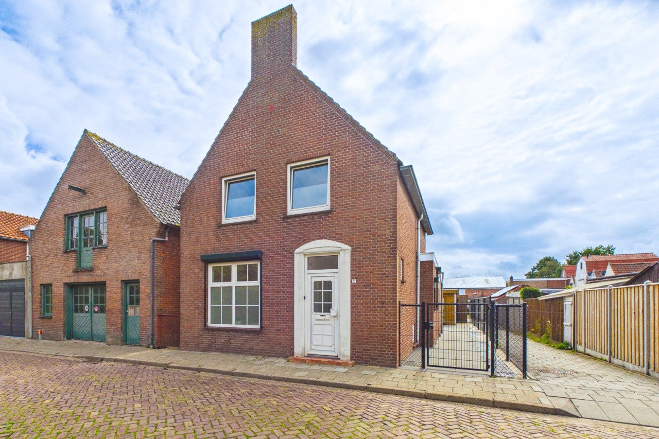 Huis Ravelijnstraat 21 in Philippine