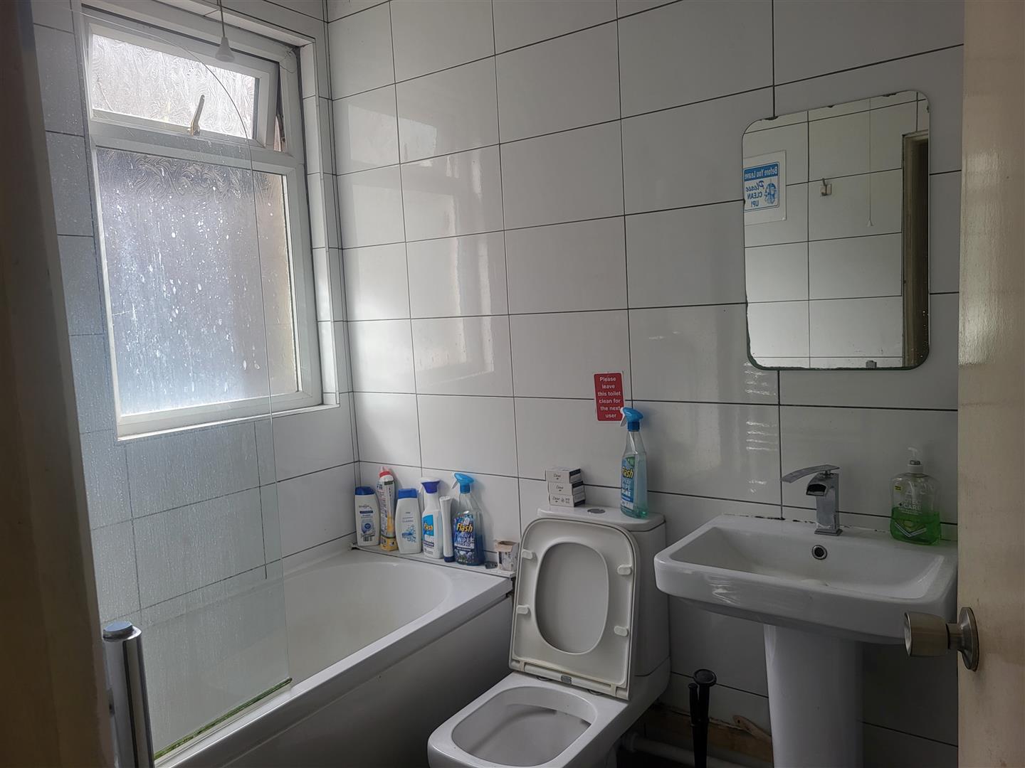 Room Cowbridge Road in Bridgend