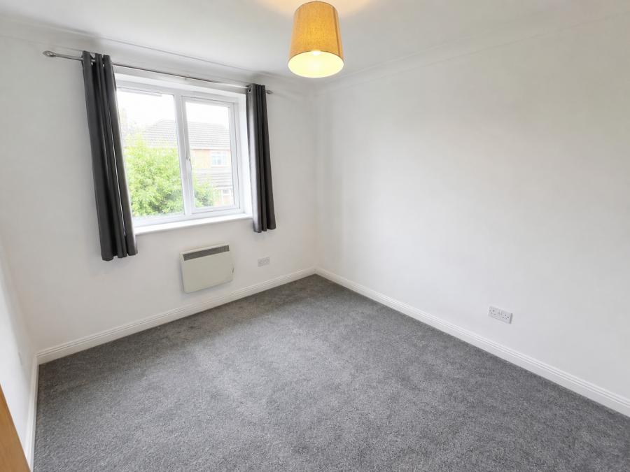Flat Fellowes Road in Peterborough