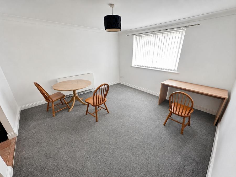 Flat Fellowes Road in Peterborough