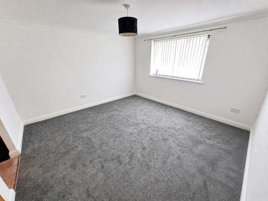 Flat Fellowes Road in Peterborough