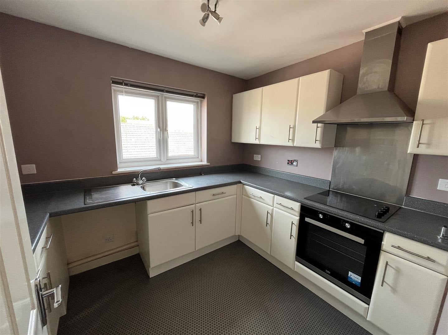 Flat Macfarlane Chase in Weston-super-Mare