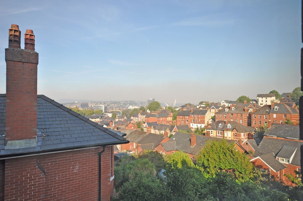 Flat Oakfield Road in Newport