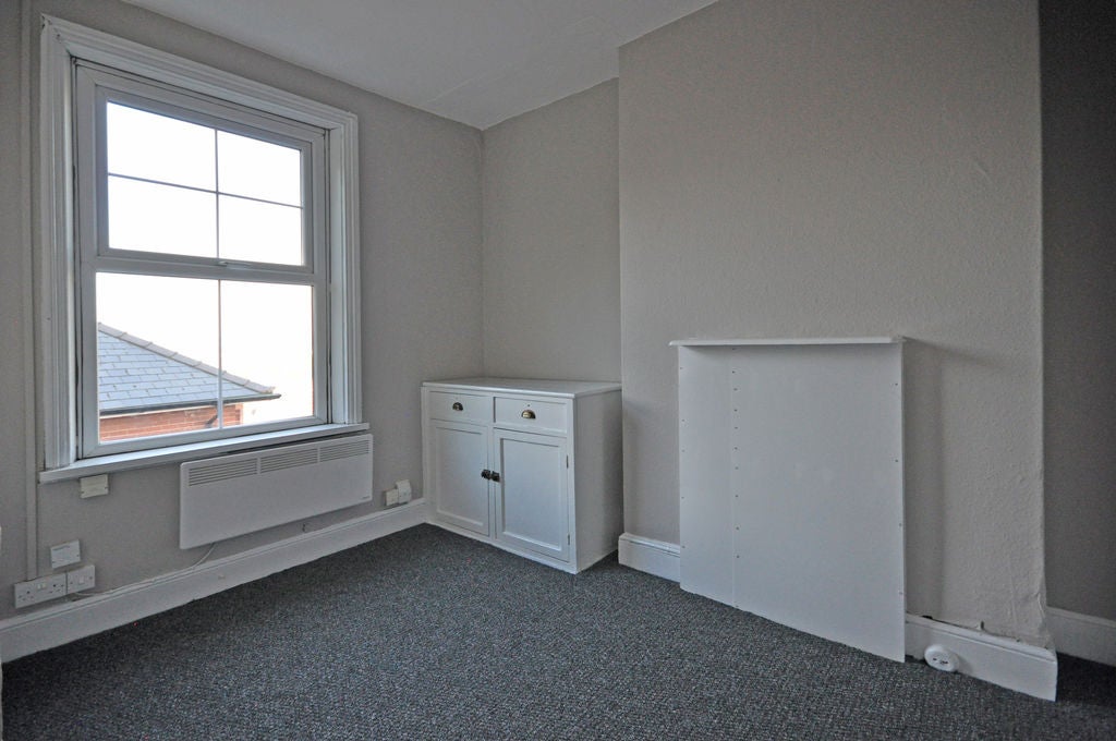 Flat Oakfield Road in Newport