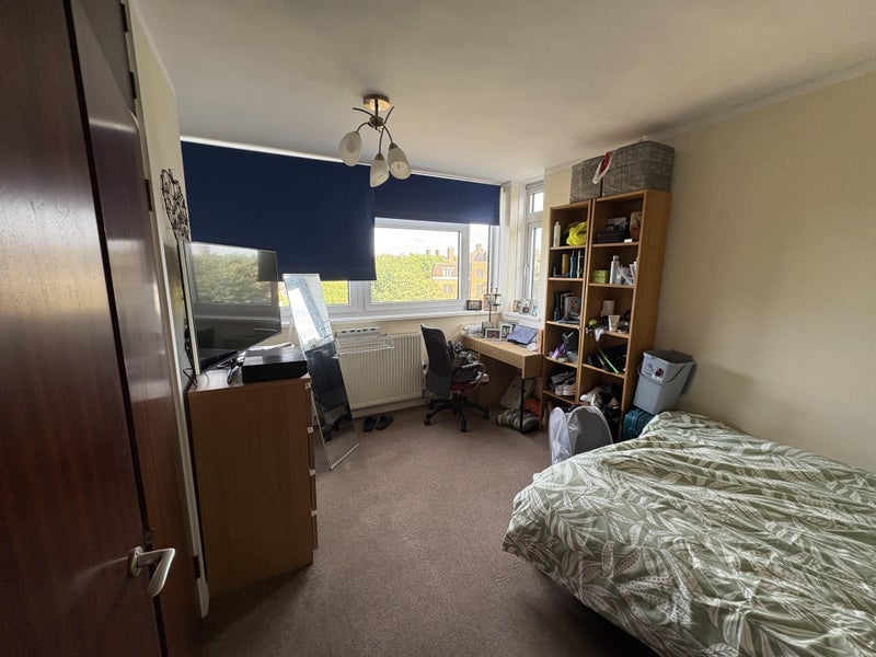 Room Cotman Close in Greater London