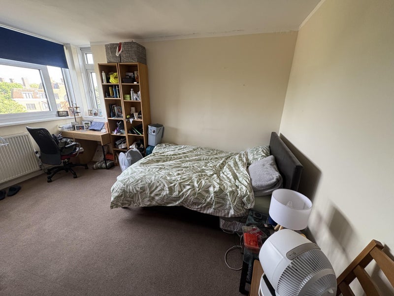 Room Cotman Close in Greater London
