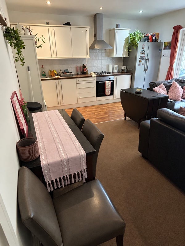 Room Mantilla Road in Greater London