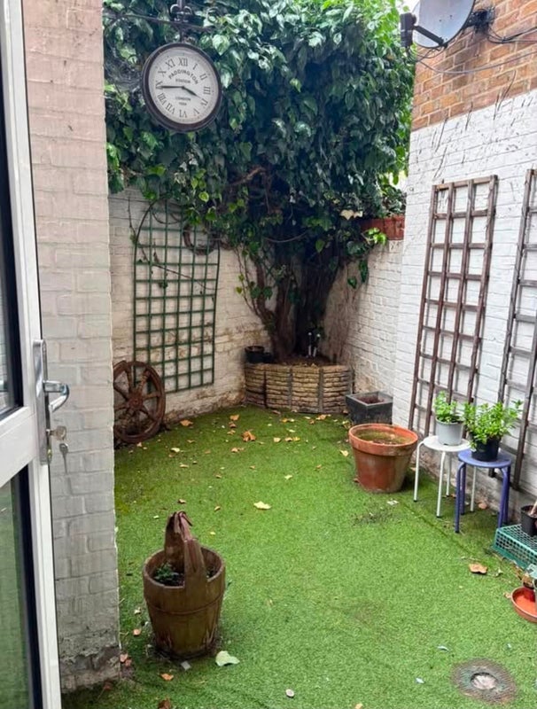 Room Mews Street in Greater London