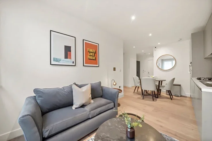 Flat Kingsland High Street in Greater London