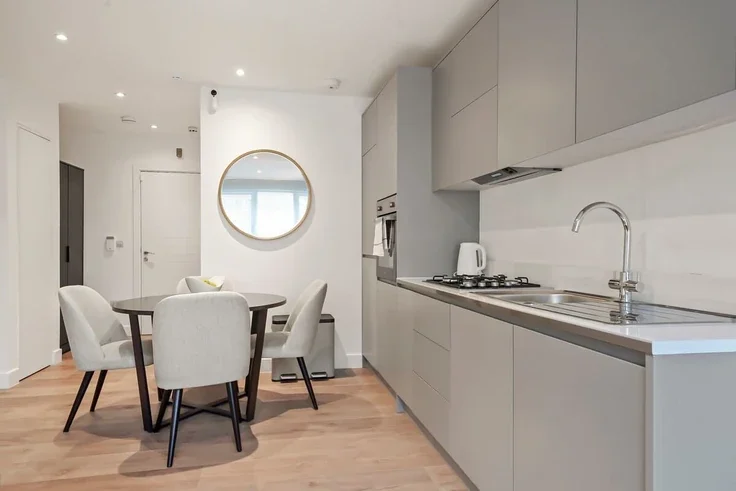 Flat Kingsland High Street in Greater London