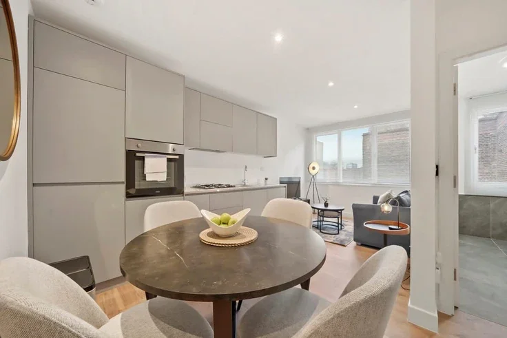 Flat Kingsland High Street in Greater London