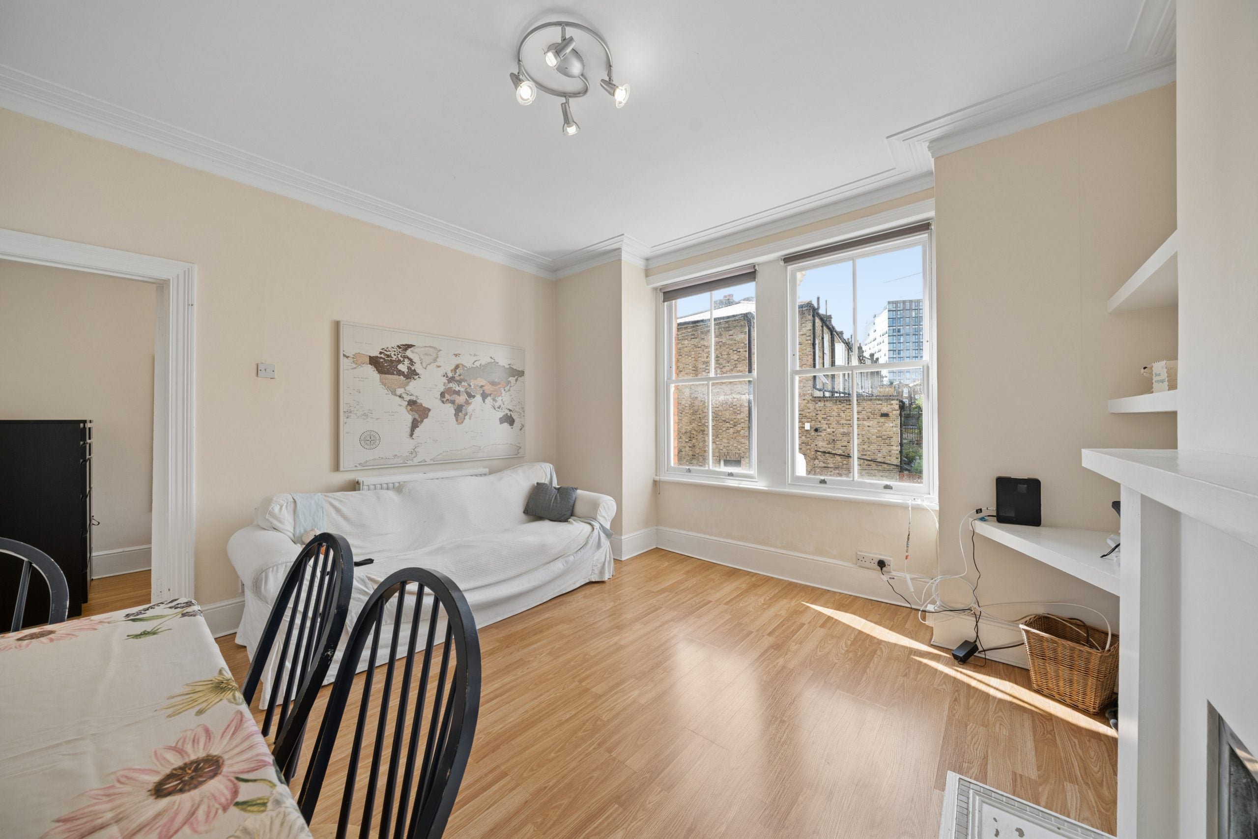 Flat Hargrave Road in Greater London