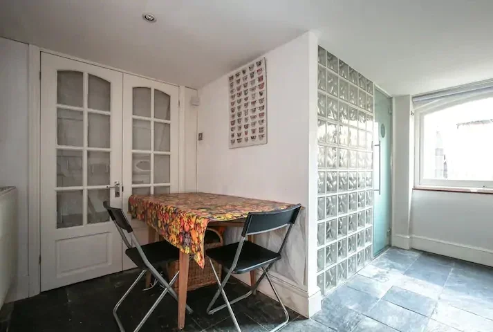 Flat Alconbury Road in Greater London