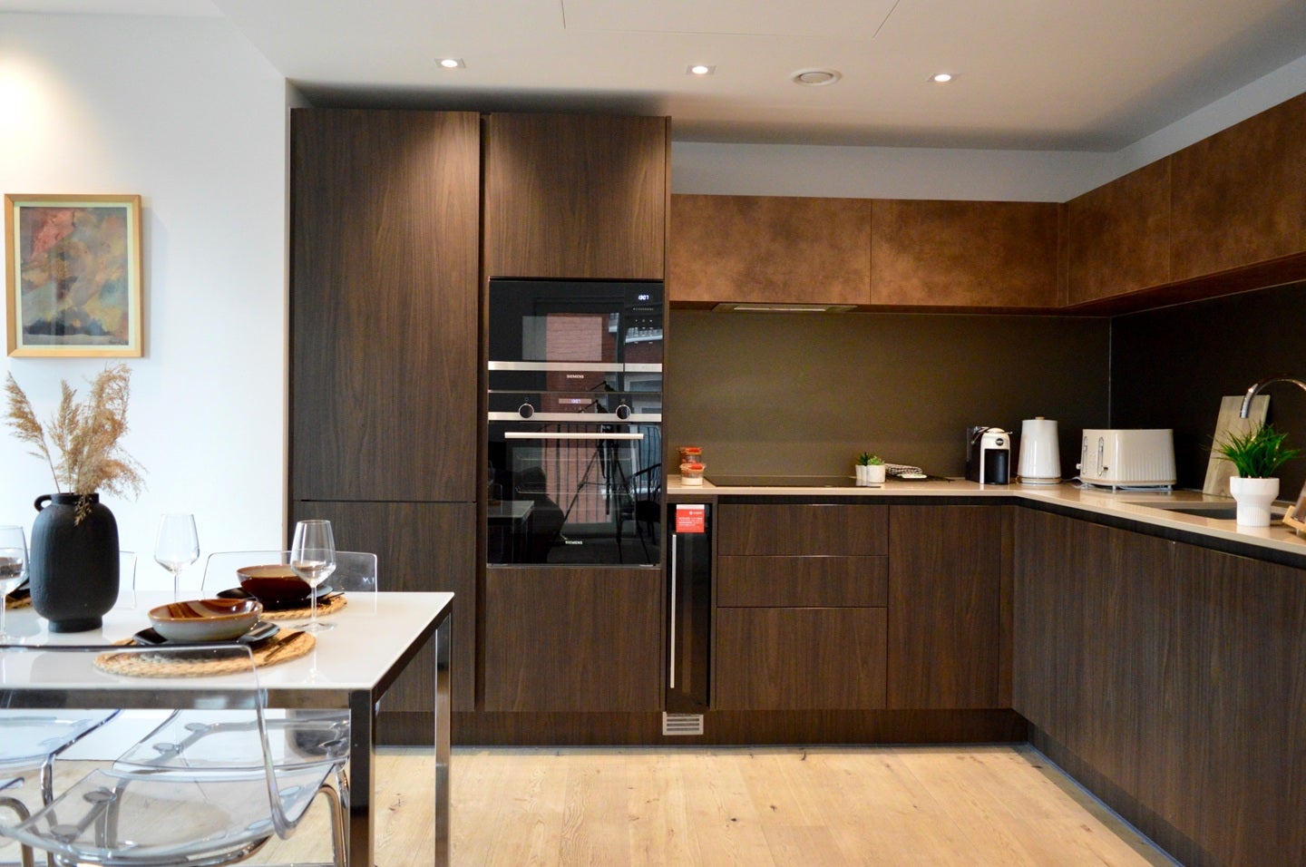 Flat Trenchold Street in Greater London