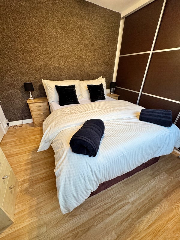 Room Little Headley Close in Bristol