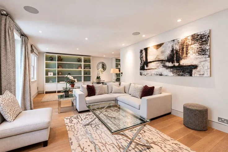 House Pavilion Road in Greater London