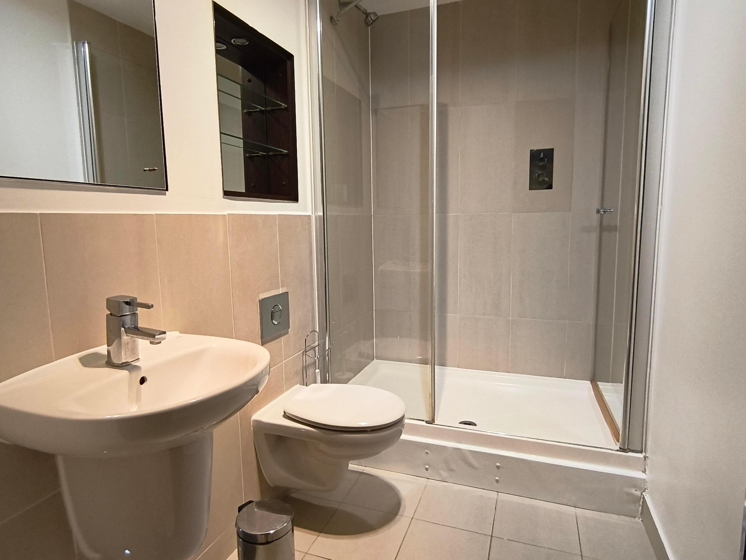 Flat Bridges Court in Greater London