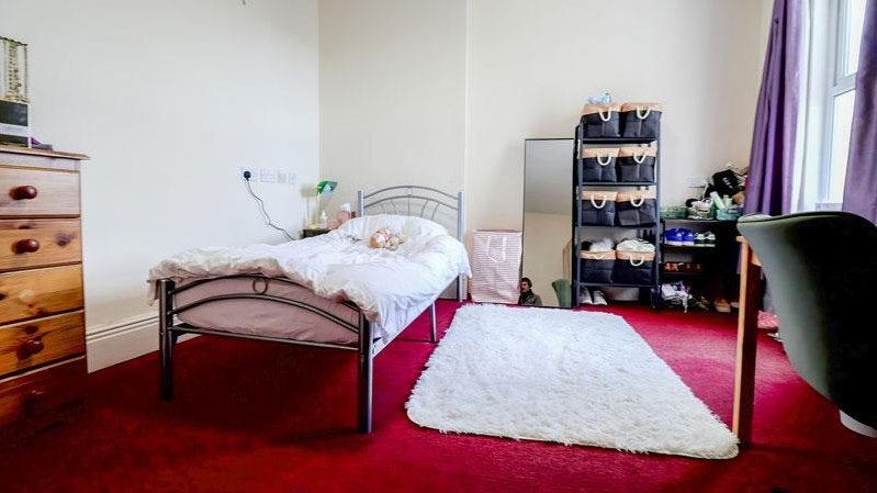 Flat Brookfield Road in Bristol