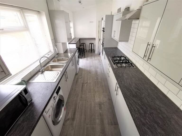 Room Wellington Street in Luton