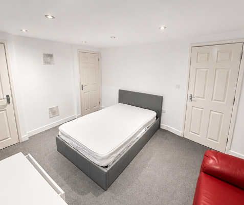 Room Wellington Street in Luton