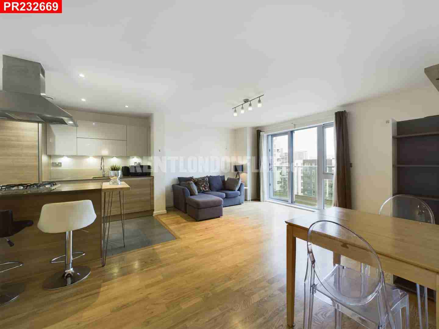 Flat Cable Street in Greater London