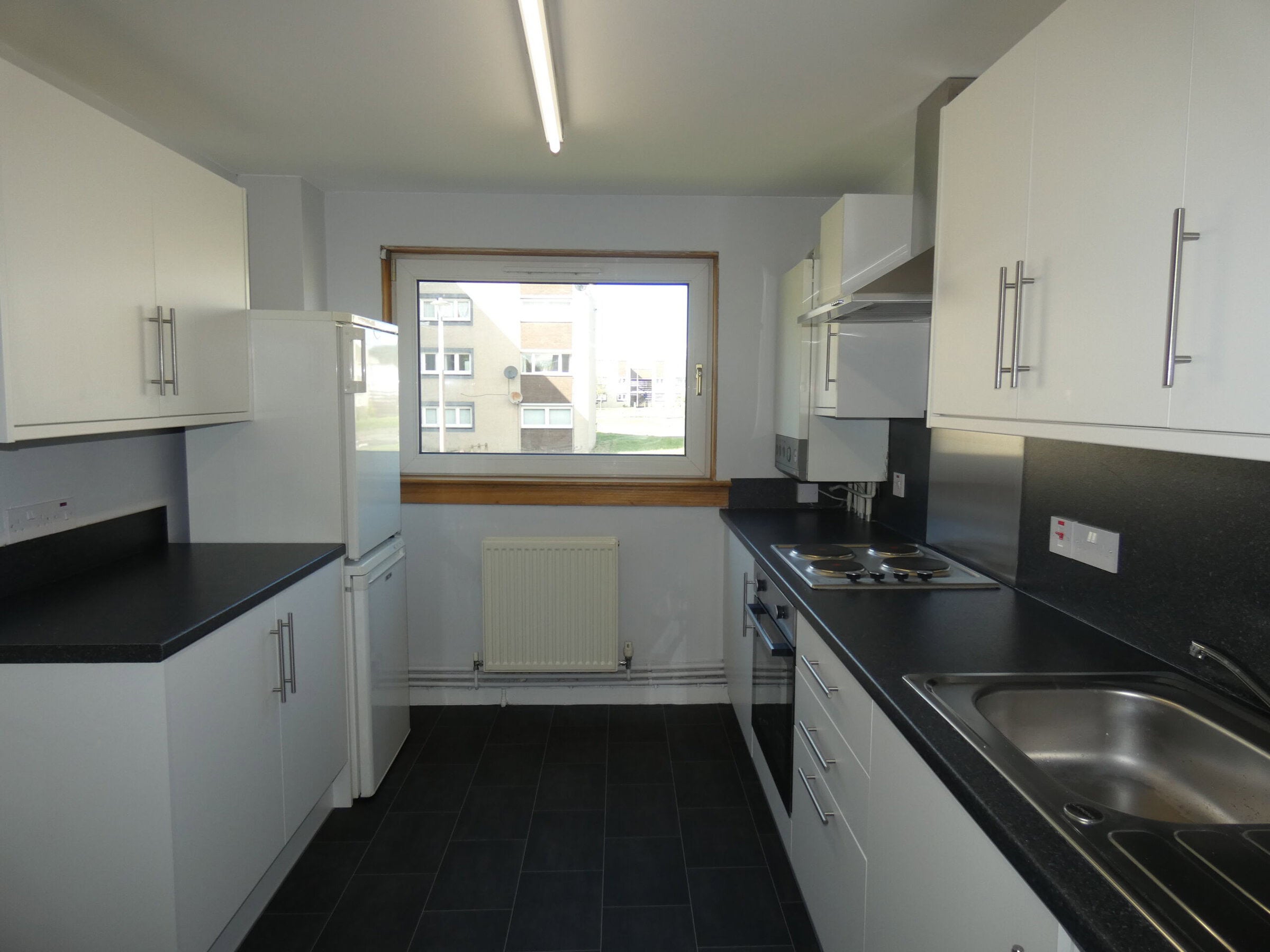 Flat Calder Gardens in City of Edinburgh