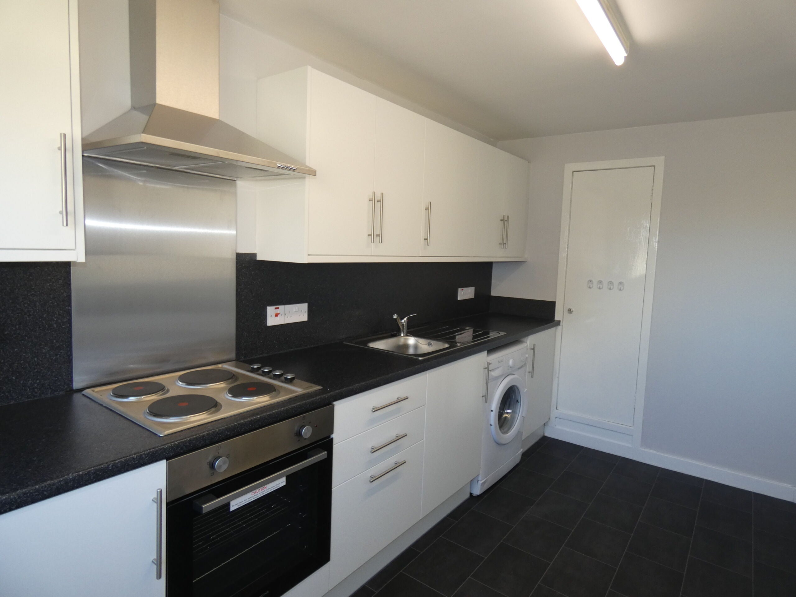 Flat Calder Gardens in City of Edinburgh