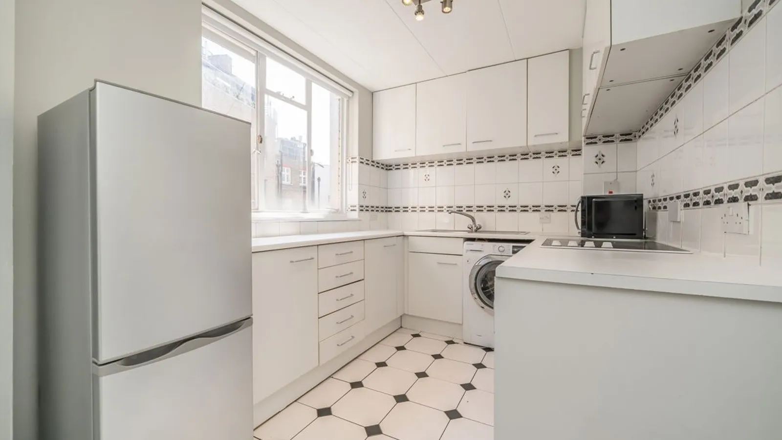 Flat Deanery Street in City of Westminster