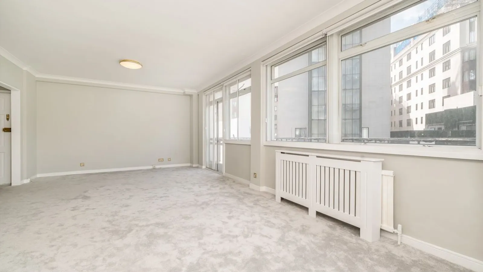 Flat Deanery Street in City of Westminster